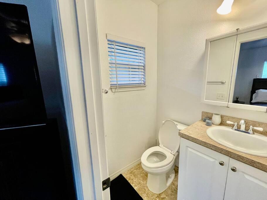Cozy Modest Home Near Universal Studios/Volcanobay Orlando Bagian luar foto