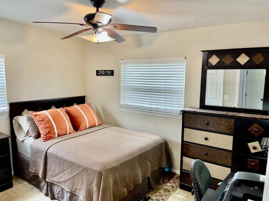 Cozy Modest Home Near Universal Studios/Volcanobay Orlando Bagian luar foto
