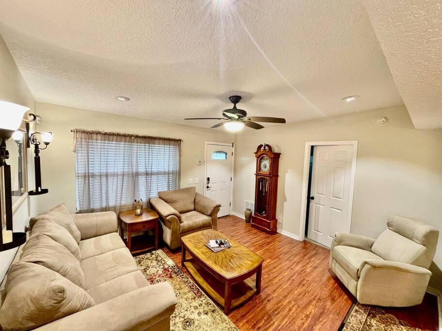 Cozy Modest Home Near Universal Studios/Volcanobay Orlando Bagian luar foto